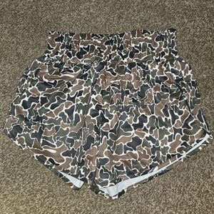 Duck camo shorts